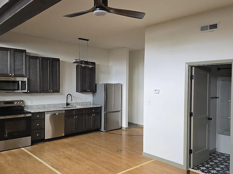 608 Loughborough Ave — Photo 4