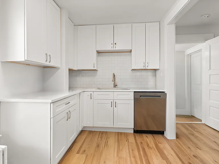 1121 Leonard Pl #2 — Photo 14