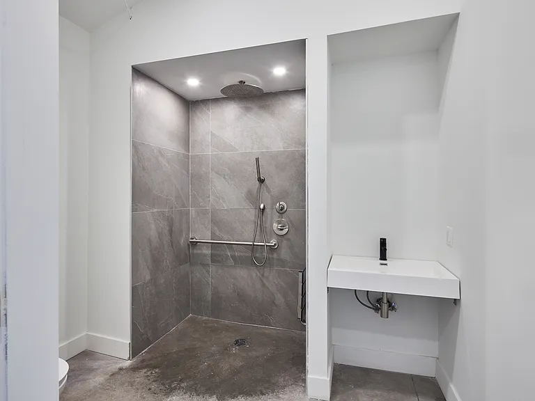 329 Catherine St — Photo 7