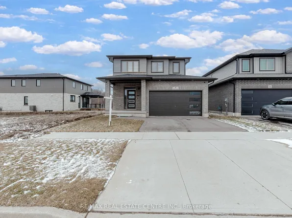 8 Moon Cres, Cambridge, ON N1S 0C4