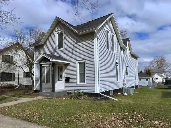 607 Clark St, Reinbeck, IA 50669