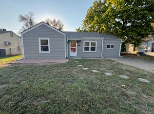 1121 N 9th St, Arkansas City, KS 67005