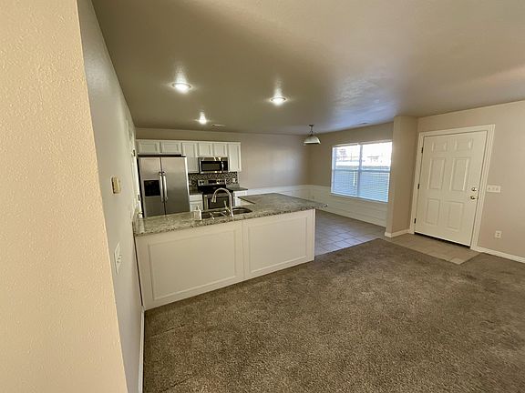 3rd image of 830 W Melmar Dr #1