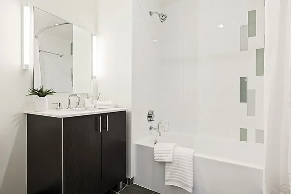 Rented by Greystar | media 8