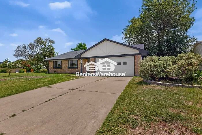 507 S Spring Creek Dr — Photo 3