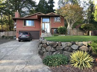 400 NE Falcon Ct, Bremerton, WA 98311