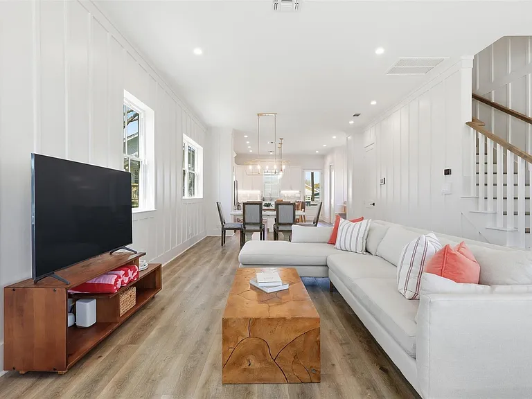 4712 Avenue Q — Photo 8