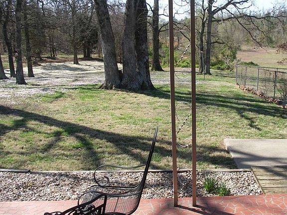 "Nicely maintained yard."