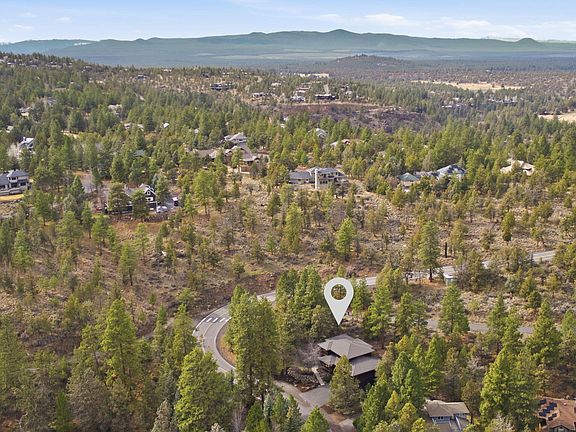 3rd image of 800 NW Archie Briggs Rd