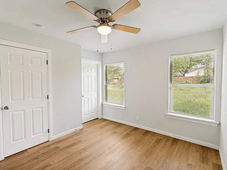 2935 Lasses Blvd — Photo 3
