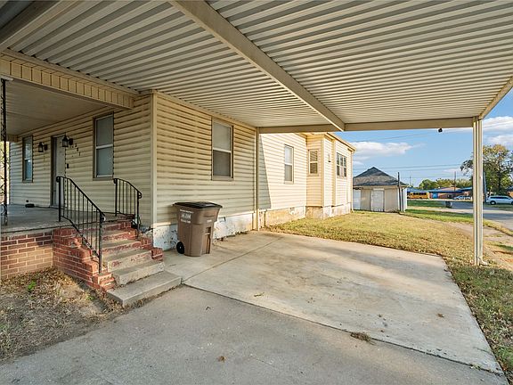 4th image of 501 W Main St