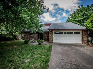 1004 N Cardinal Dr, Rogers, AR 72756