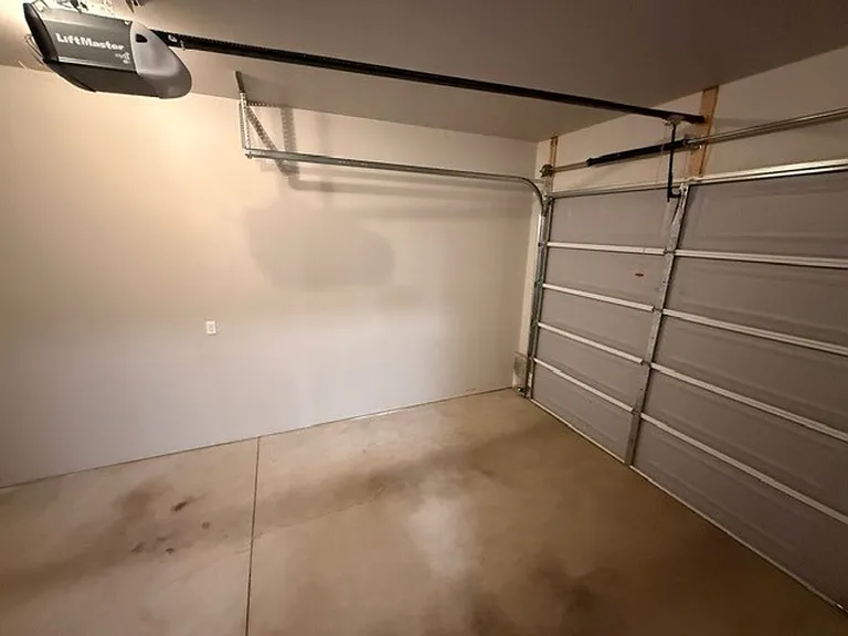 240 NE College Ave — Photo 16