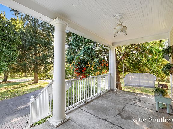 4th image of 4875 Belding Rd NE