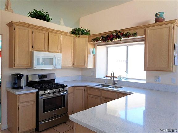 4th image of 1935 E Desert Greens Ln
