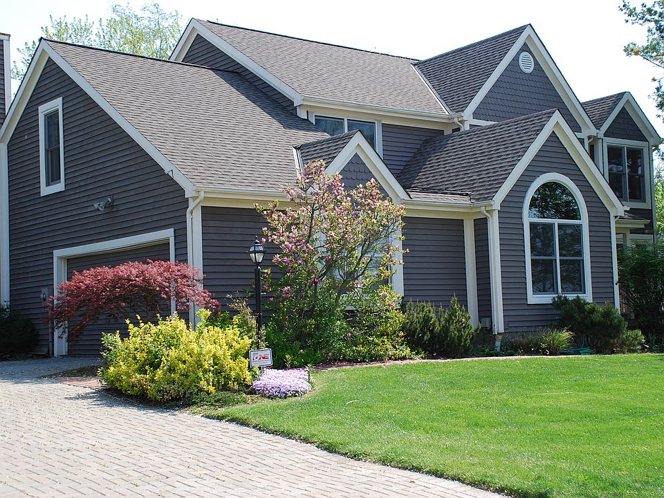 1st image of 9879 Bennington Dr