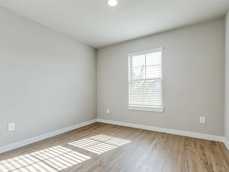 949 Gentle Moss Dr — Photo 12