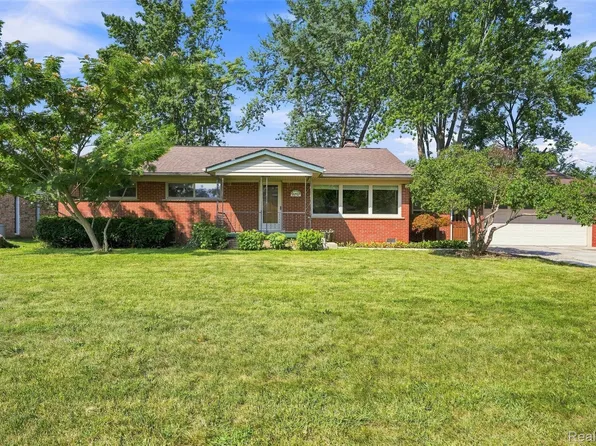 14370 Helen St, Southgate, MI 48195