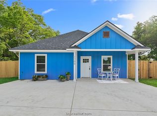 1208 Nolan St, Navasota, TX 77868