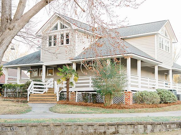 3rd image of 125 Francis Marion Drive
