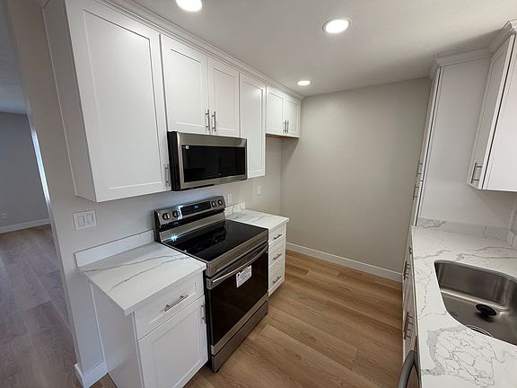 3rd image of 58 Salisbury Dr
