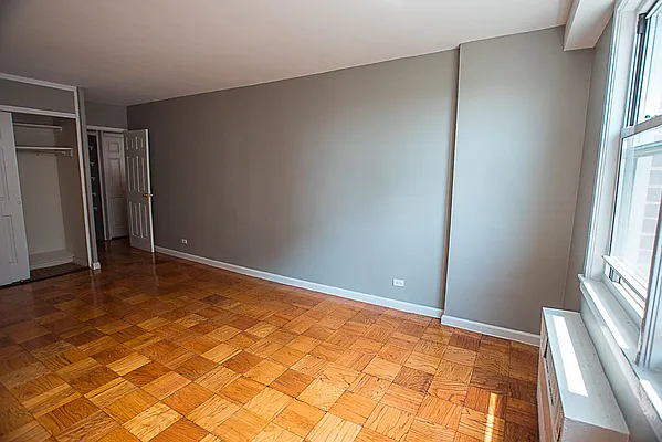 Rented by Living Room NY Corp | media 14