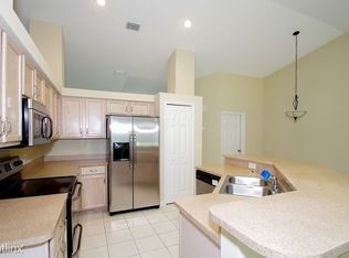 720 Riviera Dr NE, Palm Bay, FL 32905