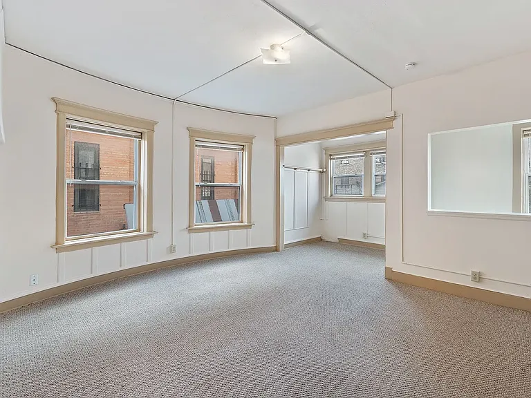 2311 W Wisconsin Ave #9 — Photo 2
