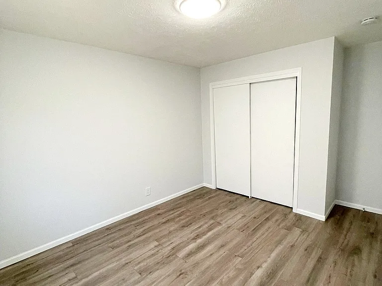 4915 Huntington Ave #6 — Photo 15