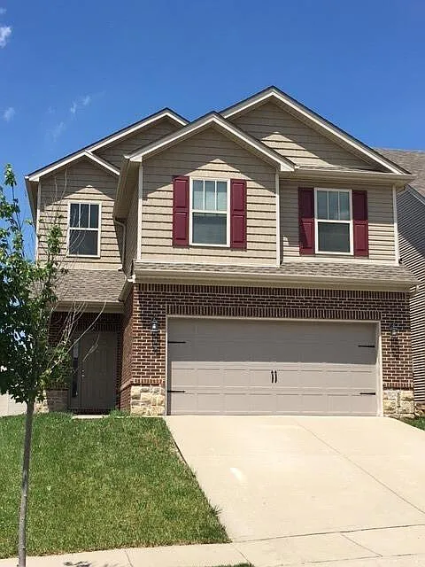 5 bed, 2.5 bath, 2420 sqft, $2,599 — Photo 2