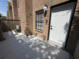 9850 Pagewood Ln APT 909, Houston, TX 77042