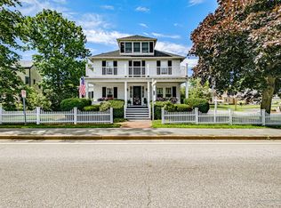 25 Main St S, Freeport, ME 04032