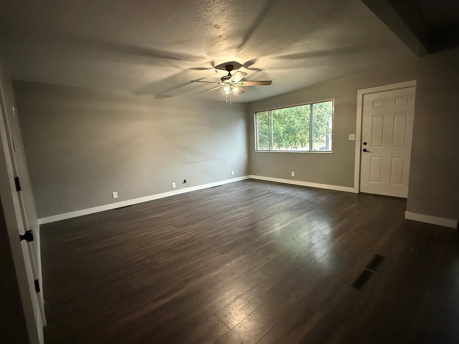 3 bed, 1700 sqft, $1,800 — Photo 2