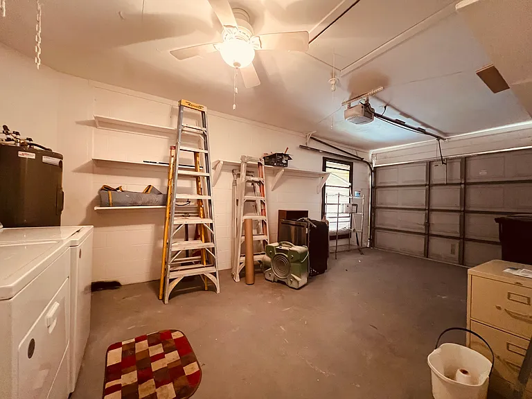 2725 Heatherside Ave — Photo 14
