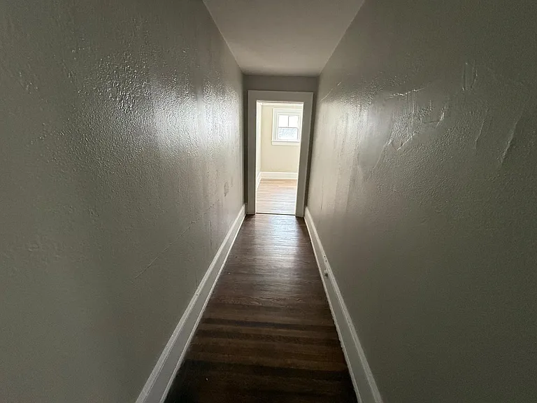 209 Oakwood St #2 — Photo 8