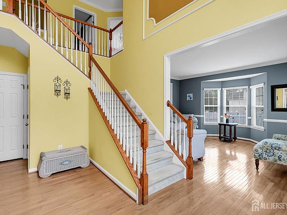 3rd image of 17 Carriage Way
