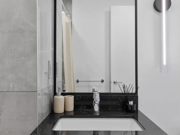 72-01 Queens Boulevard image 7 of 40