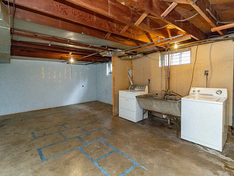 1413 Lake St NE — Photo 25