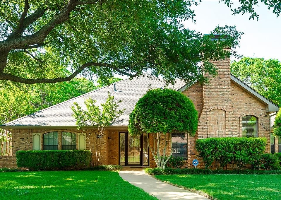 1st image of 726 Villa Creek Dr
