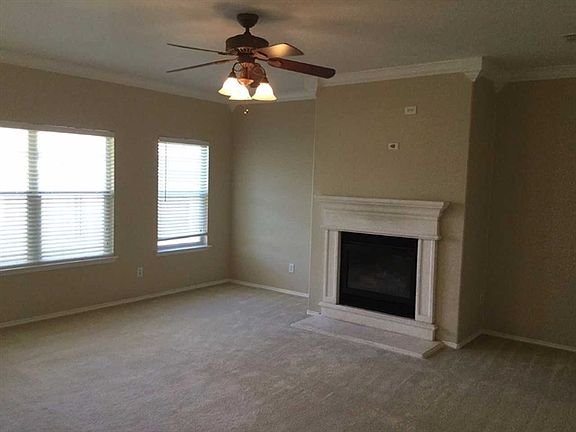 2nd image of 716 Bowie Ln