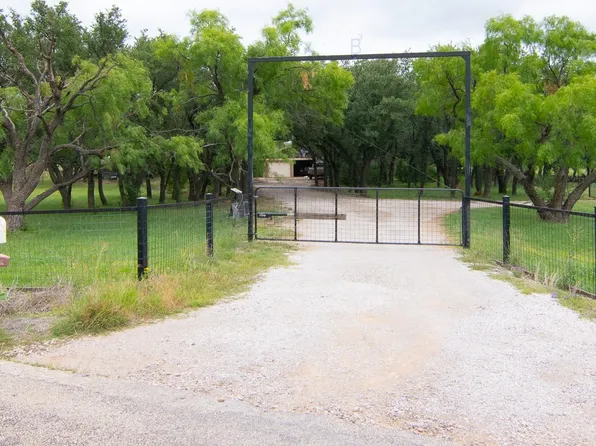 1050 County Road 135, Brownwood, TX 76801