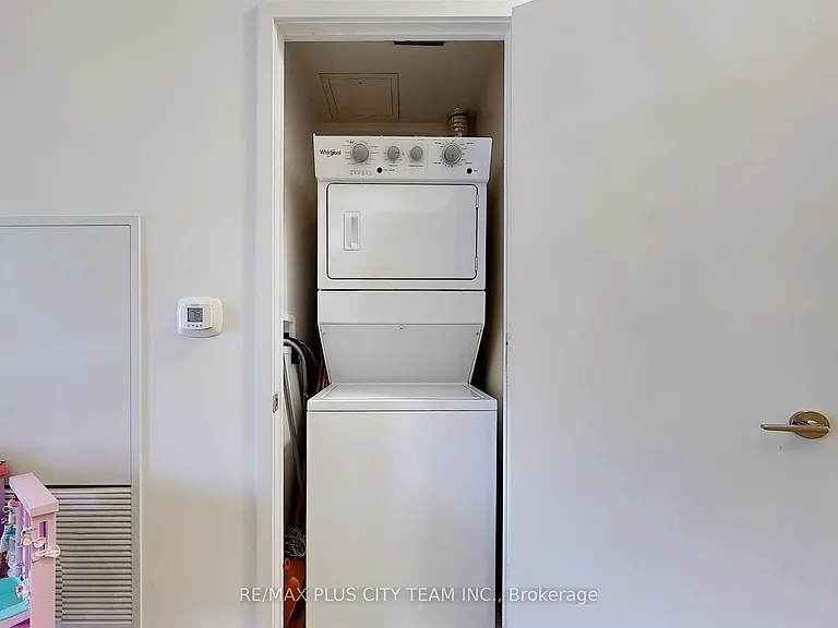10 Deerlick Ct #206 — Photo 9