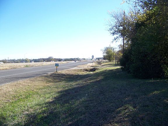 5th image of 502 W Avenue O