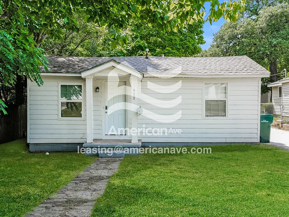 910 N Franklin Ave