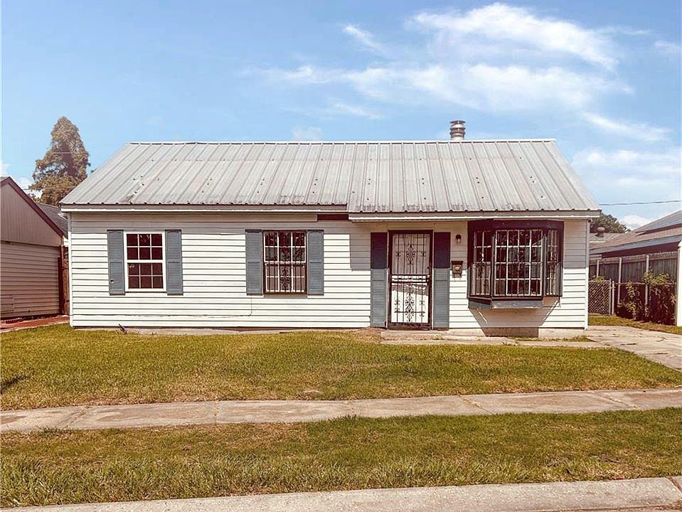1st image of 124 Jeanne Dr