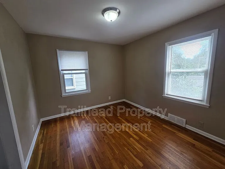 1223 N Cottage St — Photo 7