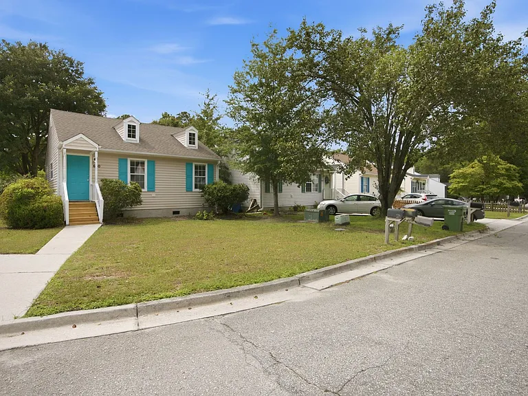 630 Varsity Dr — Photo 30