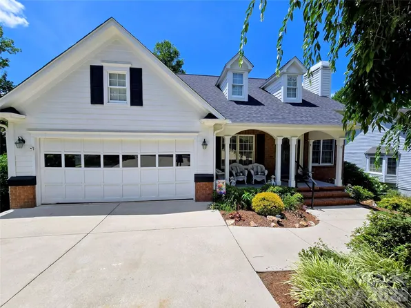 15 Winding Oak Dr, Arden, NC 28704