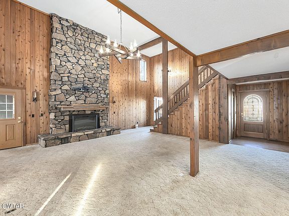 4th image of 250 Collins Rd