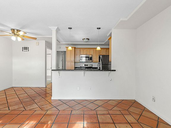 4th image of 4074 48th St